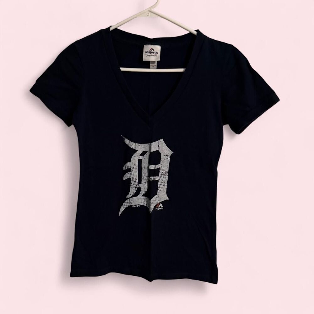 MAJESTIC Shirt Women M Navy Detroit Tigers Gothic Old English D Graphic